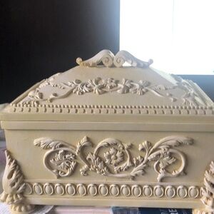 Victorian Ornately Carved Anglo-Indian Solid Jewelry 10”x4.75